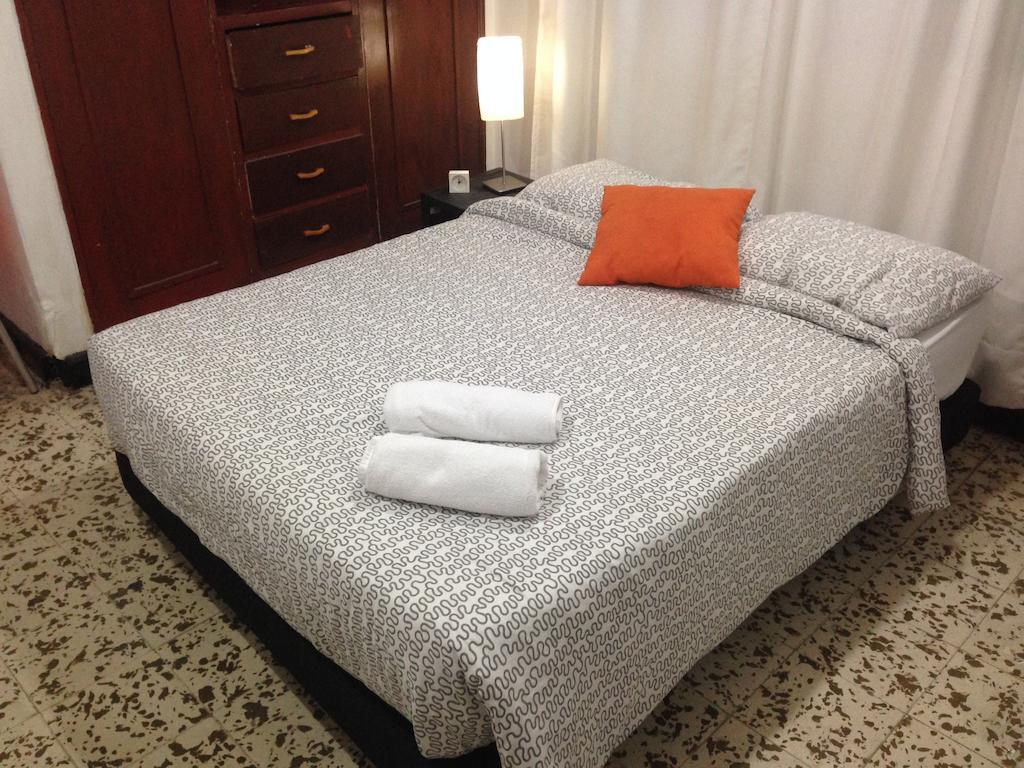 B&B Grand Royal Inn Barranquilla  Szoba fotó